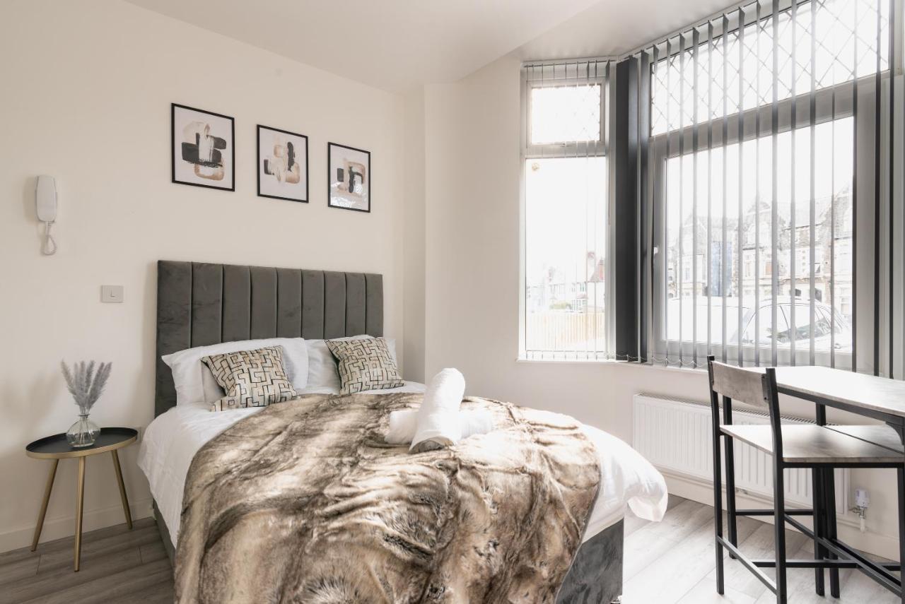 Exquisite Cardiff Apartments- With Garden Lounge & Games Room Eksteriør billede