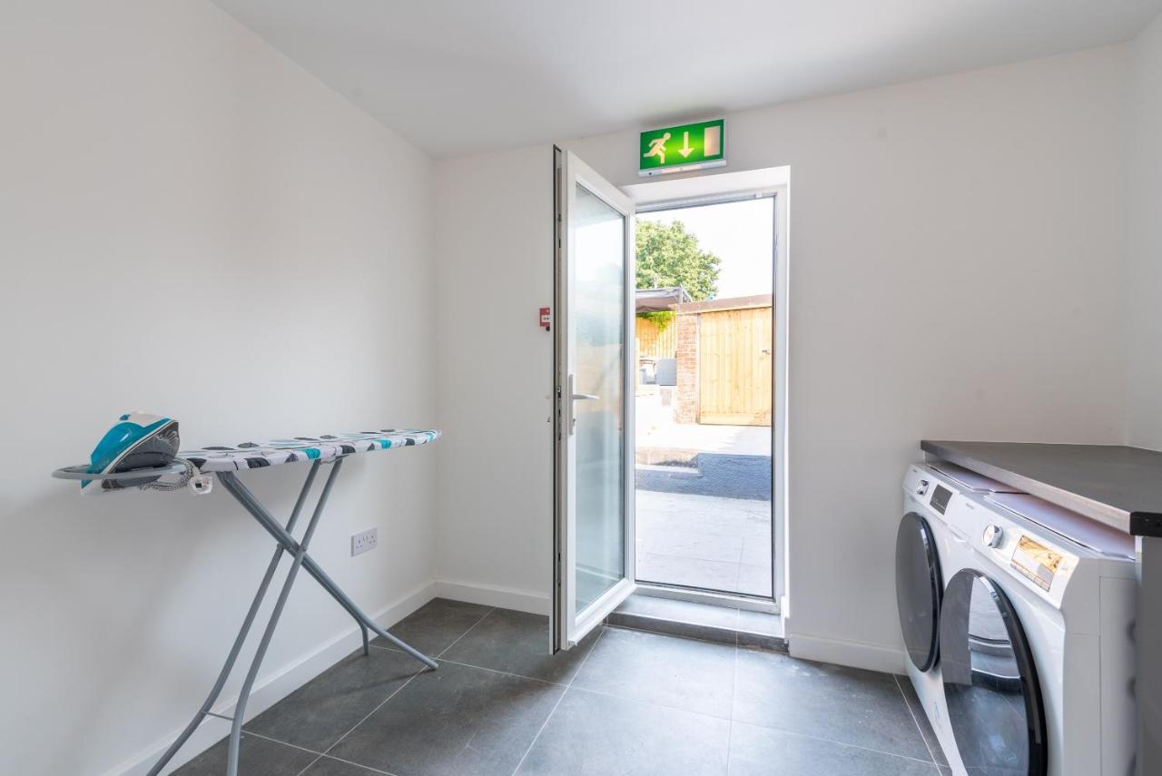 Exquisite Cardiff Apartments- With Garden Lounge & Games Room Eksteriør billede