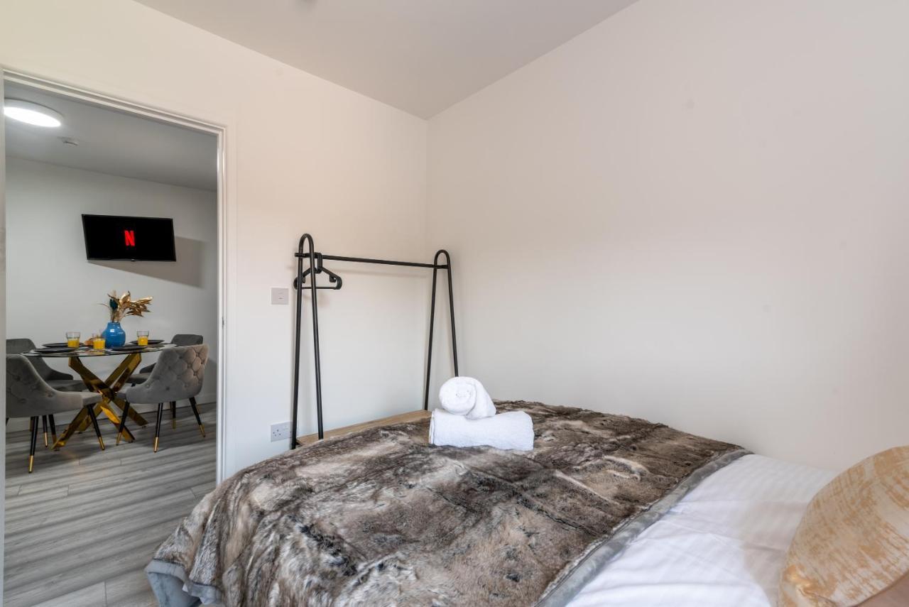 Exquisite Cardiff Apartments- With Garden Lounge & Games Room Eksteriør billede