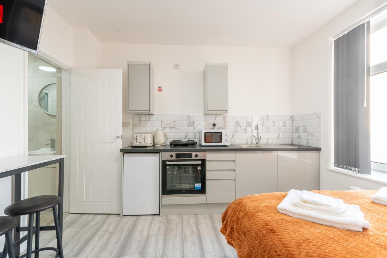 Exquisite Cardiff Apartments- With Garden Lounge & Games Room Eksteriør billede