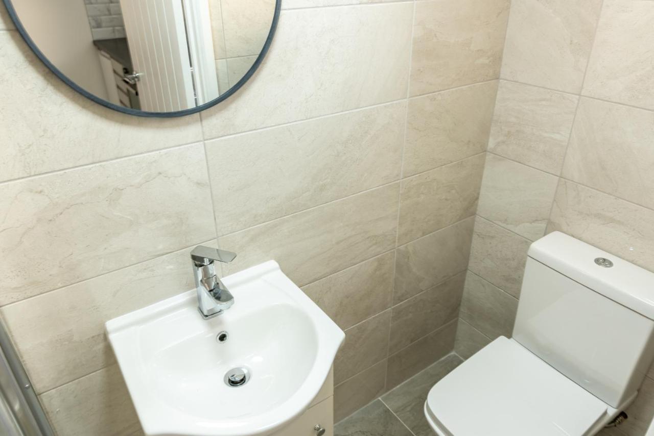 Exquisite Cardiff Apartments- With Garden Lounge & Games Room Eksteriør billede