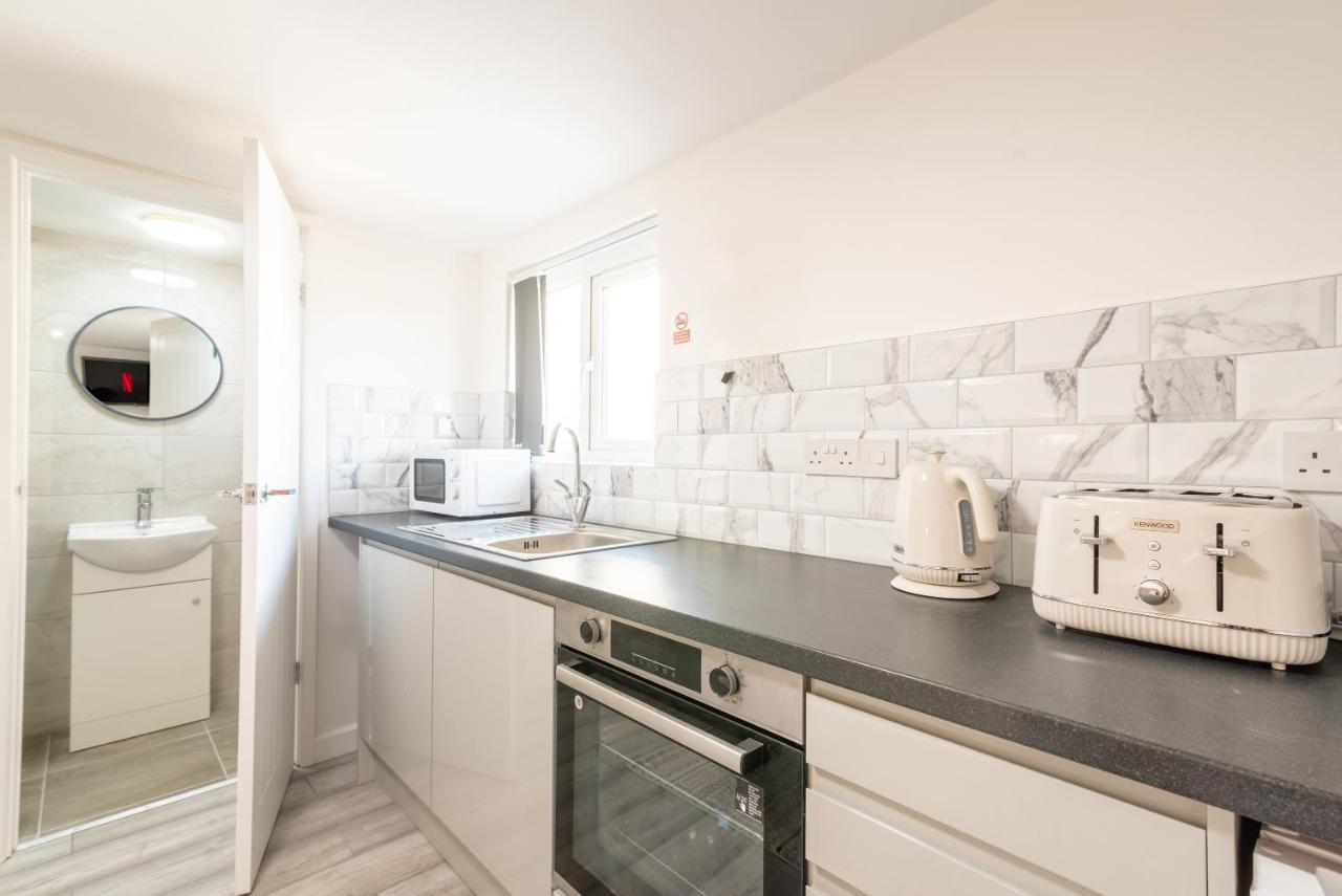 Exquisite Cardiff Apartments- With Garden Lounge & Games Room Eksteriør billede